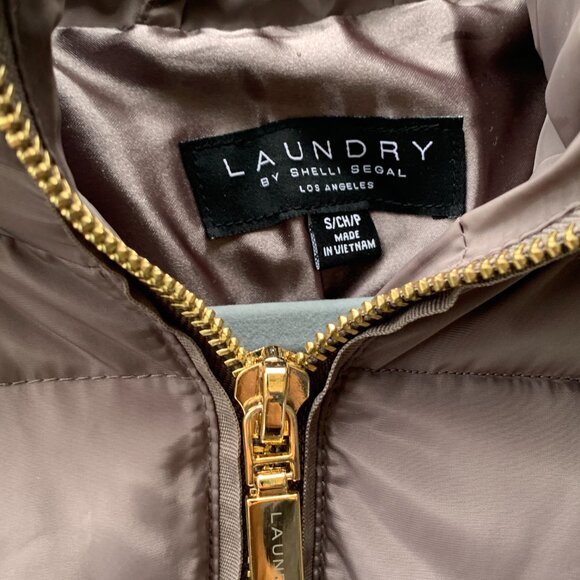 Shelli Siegel LAUNDRY puff 3/4 Windproof coat with hood and cinched waist. - Picture 3 of 9